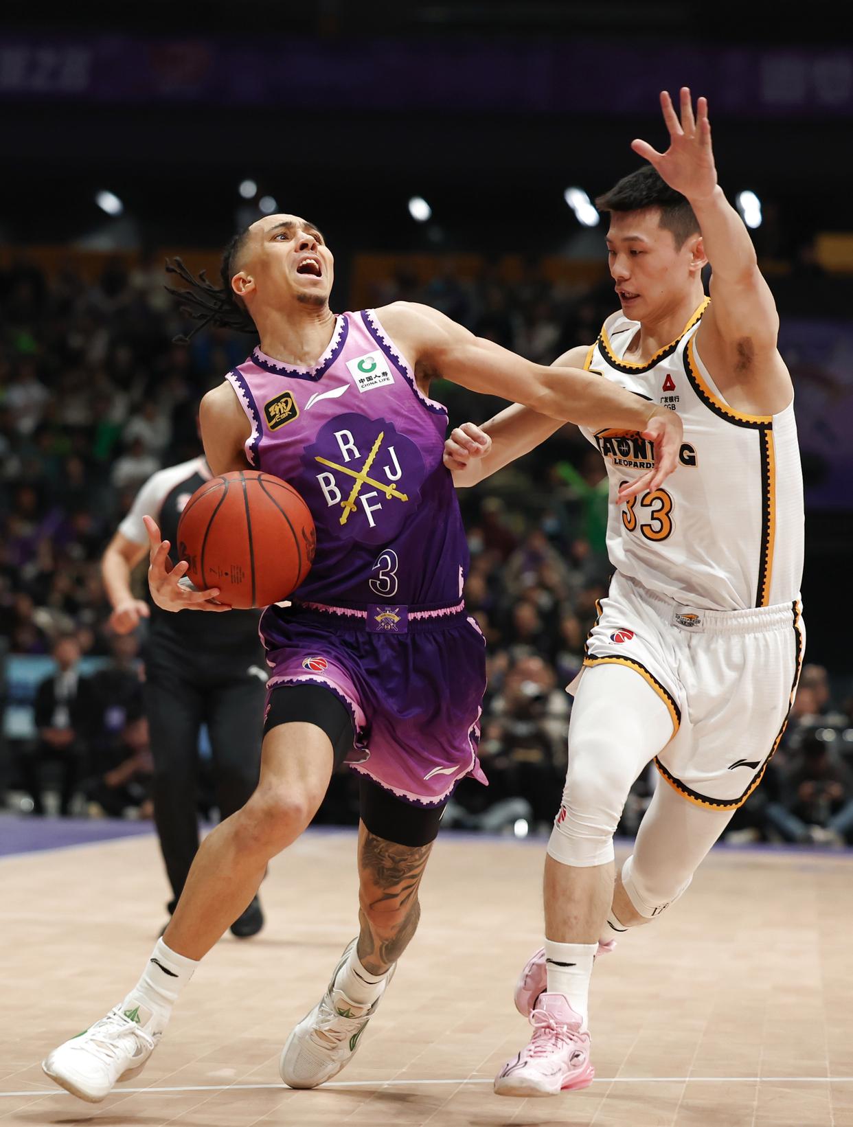  辽宁本钢发布备战花絮，今夜强势反弹，欧篮联任务艰巨，轮换策略成焦点